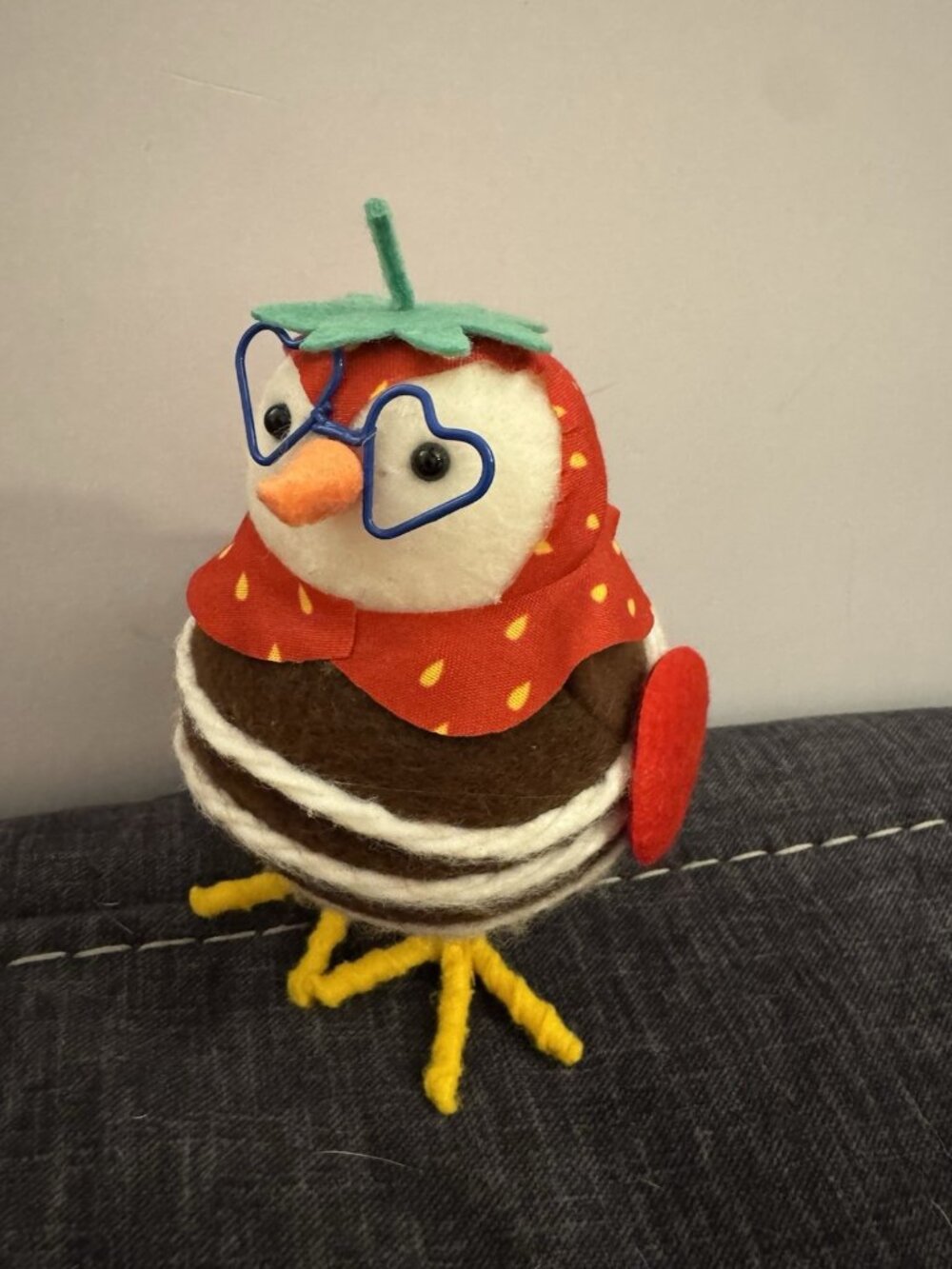 Spritz Target Bird Rowan Featherly Friends Valentine’s Chocolate Strawberry J28